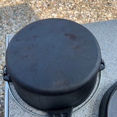 ダッチオーブン‼️ 厚手の鋳鉄‼️BBQ‼️キャンプ‼️26cmの画像