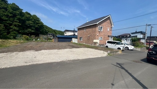 整地したての土地(宅地)になります。どなたかご活用ください
