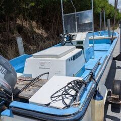 漁船　釣り船　ヤンマー　船外機30馬力　スペアエンジン付き　船台付きの画像