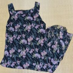 レディース　ロングワンピース①　黒地にピンクの花柄が可愛い♪　サ...