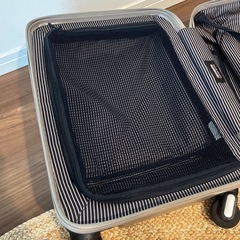 【無料】スーツケース(鍵付き)の画像