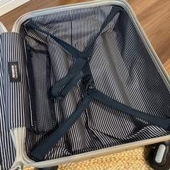 【無料】スーツケース(鍵付き)の画像