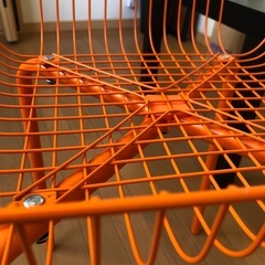 本日限定　謎のカゴテーブルの画像