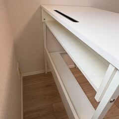 白 パソコンデスク の画像
