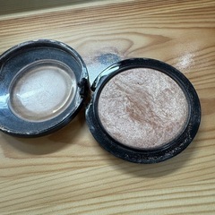 MAC デイジークアイシャドウ　メイク道具　除菌済みの画像