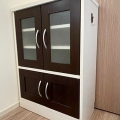 食器棚の画像