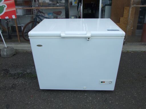 【紋別市発】319L 上開き式冷凍庫　JF-NC319A　ノンフロンR600a: 冷凍室 319L　 外寸幅1055×奥行745×高さ