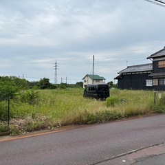 ラジコン草刈機で草刈りします。