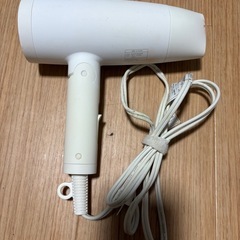 ドライヤー SALONIA サロニア 白 ヘアケアの画像
