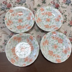 花柄小皿4枚セット