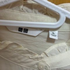 UNIQLO ユニクロ　フリルブラウス　XL レディース　ホワイト　未使用の画像