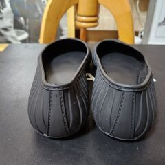パンプスデザインのすらりレインシューズ。フラットデザインなので歩きやすさ◎！の一足、いかがでしょうか？の画像