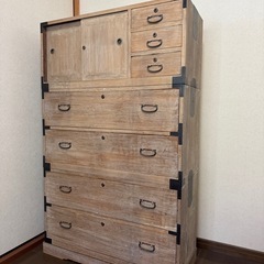 昭和レトロ★　桐の箪笥 　手渡しの方は送料お引きします。 昭和レトロ☆桐の箪笥 手渡しの方は送料お引きします。