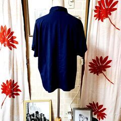 UNIQLO(ユニクロ) 濃紺。ふわっと風を通す柔らか素材半袖ブラウス、いかがでしょうか？の画像