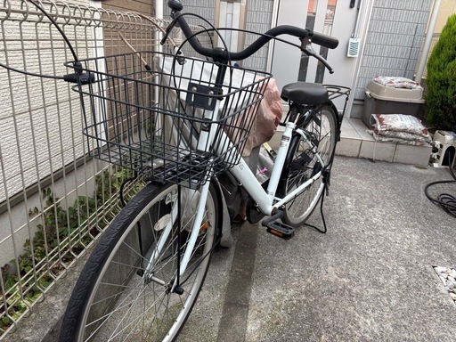 中古品　自転車　エアレスタイヤ　26インチ