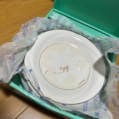 食器5枚の画像