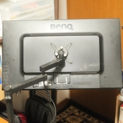 BenQ 27inch モニター（デスク取付型）の画像
