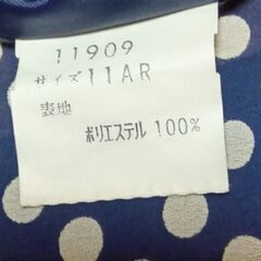 決まりました。！レディース　水玉ワンピース　サイズ：11号　白のレースの衿元が清楚です。紺色に白の水玉。の画像
