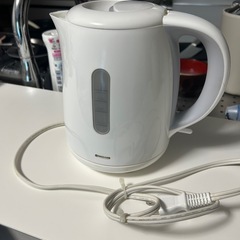 電気ポットの画像