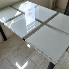 ダイニングテーブル 傷ありの画像