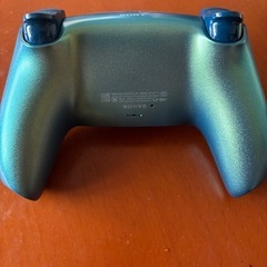 PS5コントローラー クロマグリーンの画像