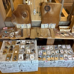 アクセサリー、雑貨、ぬいぐるみ、ハンドメイド、ベビー用品、絵本、食器の画像