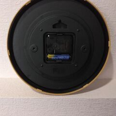 掛け時計(美品)：外枠木目調の画像