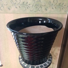 陶器の植木鉢🪴 ブラック特大①
の画像