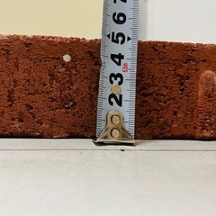 【DIY・ガーデニングに】しっかりサイズの赤レンガ4個セットの画像