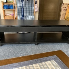 テレビ台になります。
