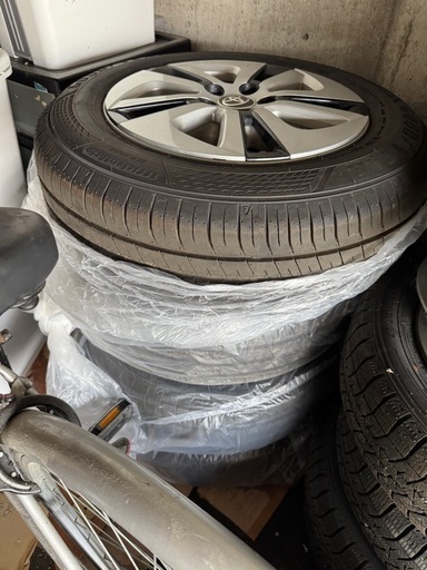 トヨタ 50プリウス Aグレード 純正アルミ タイヤセット バリ溝 195/65/R15