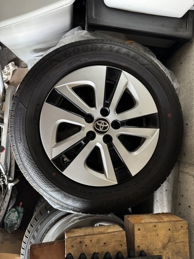 トヨタ 50プリウス Aグレード 純正アルミ タイヤセット バリ溝 195/65/R15