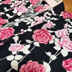 ②身丈140㎝浴衣　ピンク×ブラック×薔薇柄　の画像
