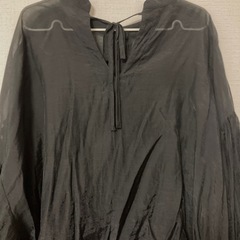 Thevon　黒　シースルー　ブラウスの画像