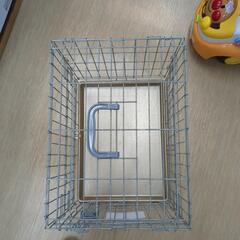 ペットケージ 犬 猫 小動物用 持ち運び可 折りたたみ式 キズ多 在庫2個 【こちらは店舗です。浜村鹿野温泉ICから3分 買取本舗 宮本リサイクル 営業時間9～19時 定休日水曜のみ←連絡できませんm(_ _)m】の画像