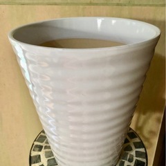 陶器の植木鉢🪴ホワイト　横ストライプ ⑤の画像