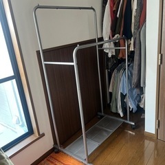 2段ハンガーラックの画像