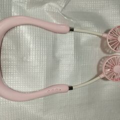 2個セット 扇風機 ネックファン 首かけ ホワイトとピンク 熱中症対策　配達発送可能 の画像