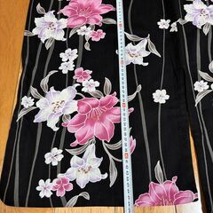 ⑤身丈163㎝浴衣　ブラック×白ピンク花柄の画像