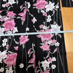 ⑤身丈163㎝浴衣　ブラック×白ピンク花柄の画像