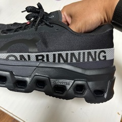 on Cloudmonster2 28.5cm 美品の画像