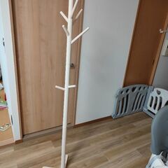ニトリ ポールハンガー ビーク ホワイトウォッシュの画像