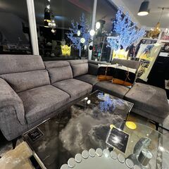 ■ ミキインテリア ■ 引取限定 ■ アウトレット ■展示品 ■ 通常価格139800円 ■ ヘッドレス　肘部　ギア機能付き　エレガントグレー　カウチソファー３点　座って左の画像