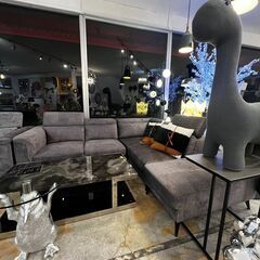 ■ ミキインテリア ■ 引取限定 ■ アウトレット ■展示品 ■ 通常価格139800円 ■ ヘッドレス　肘部　ギア機能付き　エレガントグレー　カウチソファー３点　座って左の画像