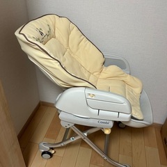 Combi ハイローチェア（カバー２つ付き）の画像