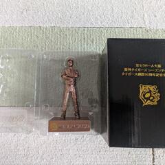 阪神タイガース タイガース創設90周年記念オブジェ 藤川球児の画像