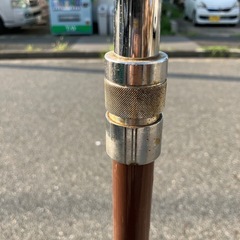 業務用ハンガーラック　重量感あり　シルバー　ブラウン　家具　インテリア　店舗用品　錆あり　什器【2台あり/1台の価格】【横118cm高106〜175】の画像