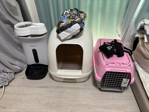給餌機・猫トイレ・猫キャリーまとめ売り