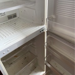 (運搬費込み)SHARP 140ℓ 2004年製 SJ-14H 状態最悪👎の画像