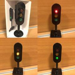 【未使用】各種道路テープ（40個）＆交通標識＆信号機★ フライングタイガー購入の画像